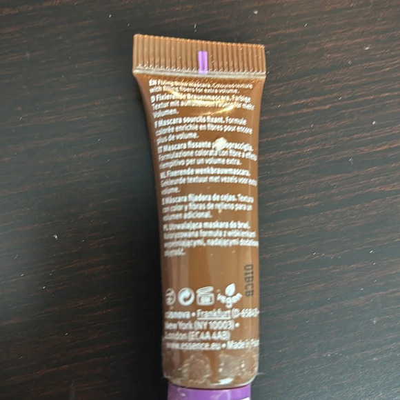 Essence Thick &?Wow fixing brow mascara - Picture 4 of 5
